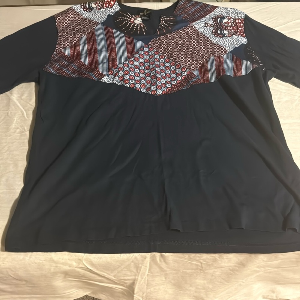 Unisex African Tunic! Goes well with joggers and white Vans!